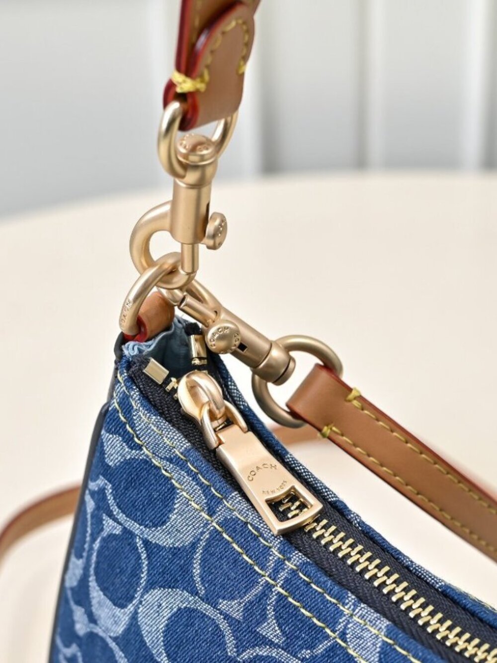 Coach Teri Shoulder Bag Signature Denim CAF82 outlet new - Picture 4 of 8